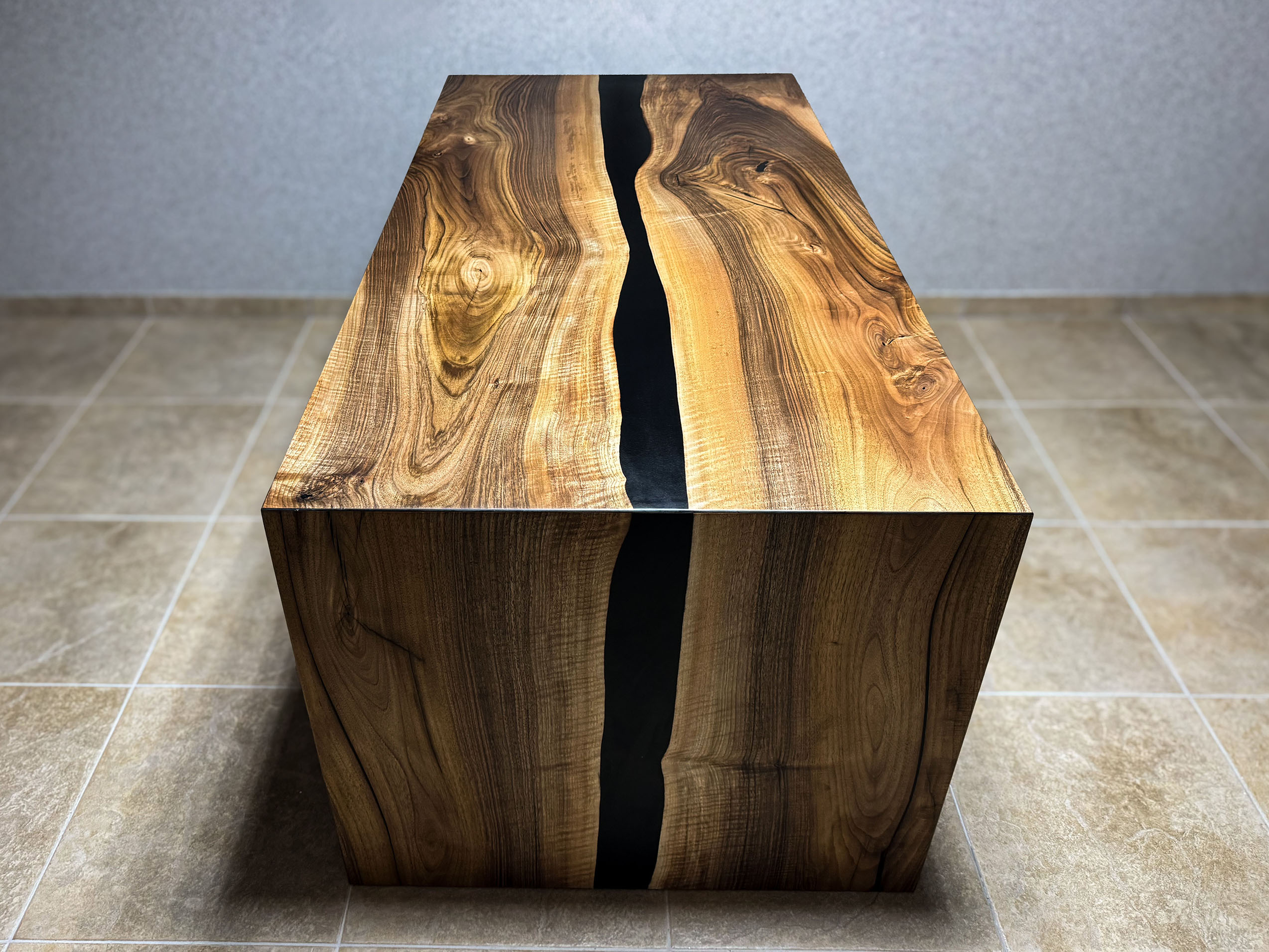 Black Waterfall | BLAGOVAONSKI STOL