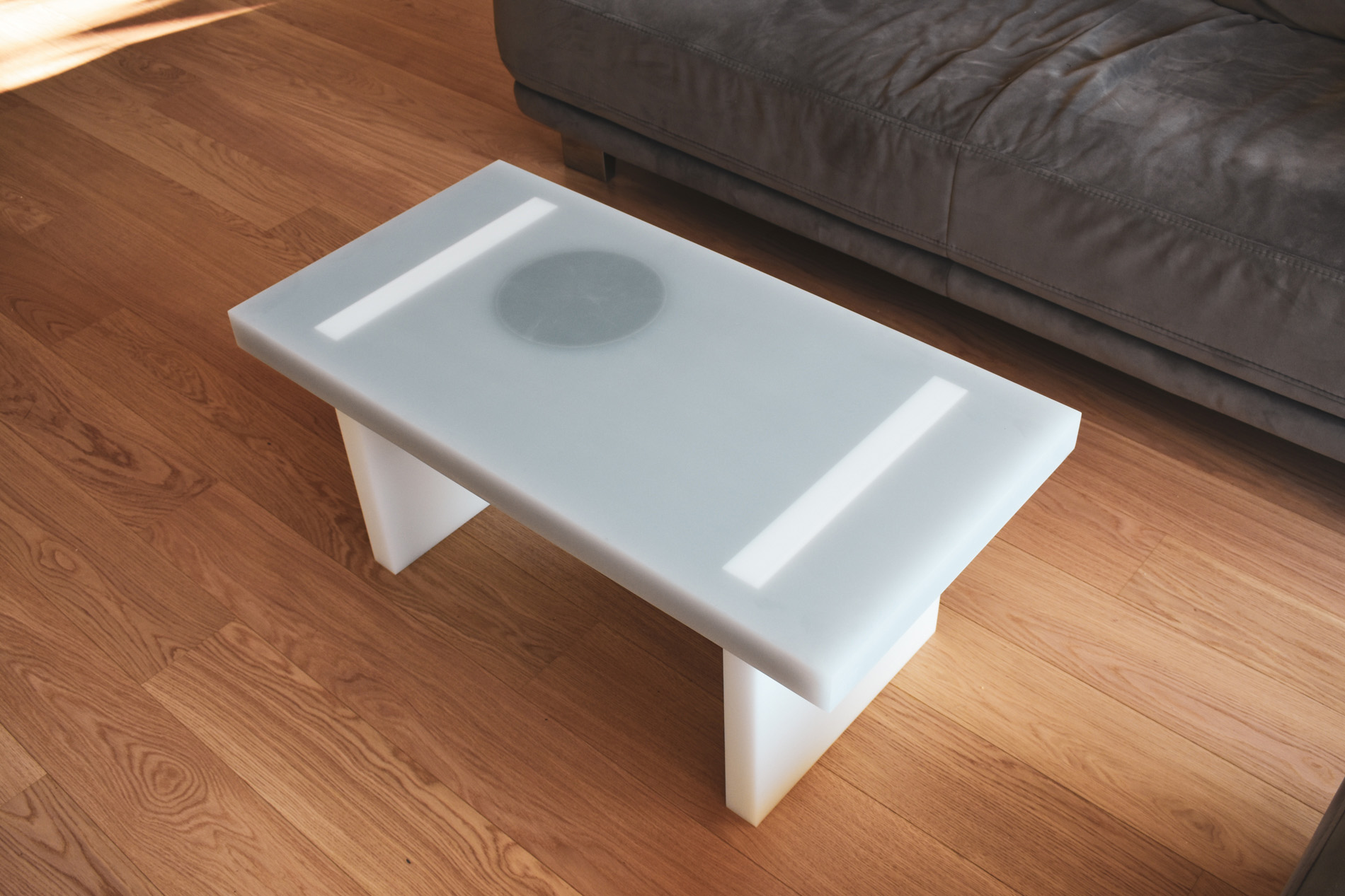 Monolith | KLUB STOL